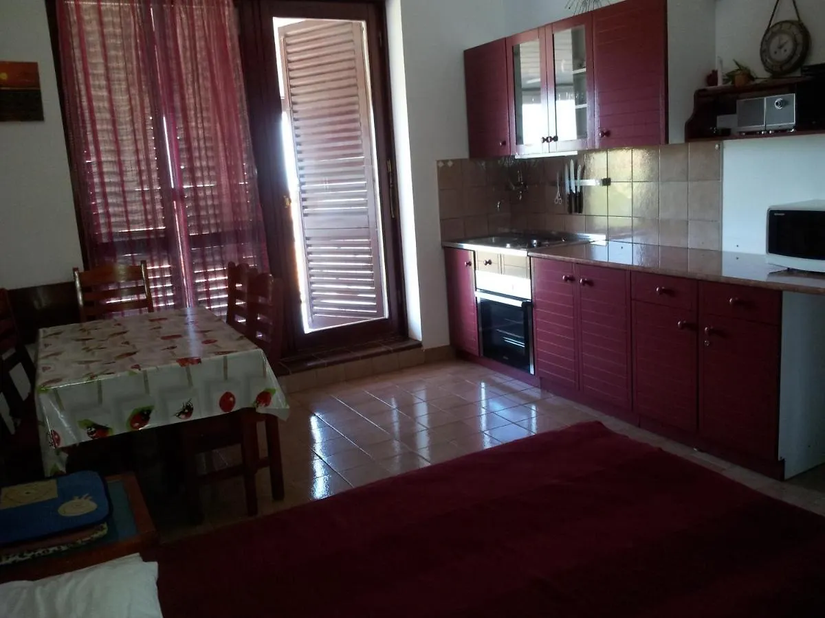 Brsuda Apartment 2/18 Segotici 0*,  Croatia